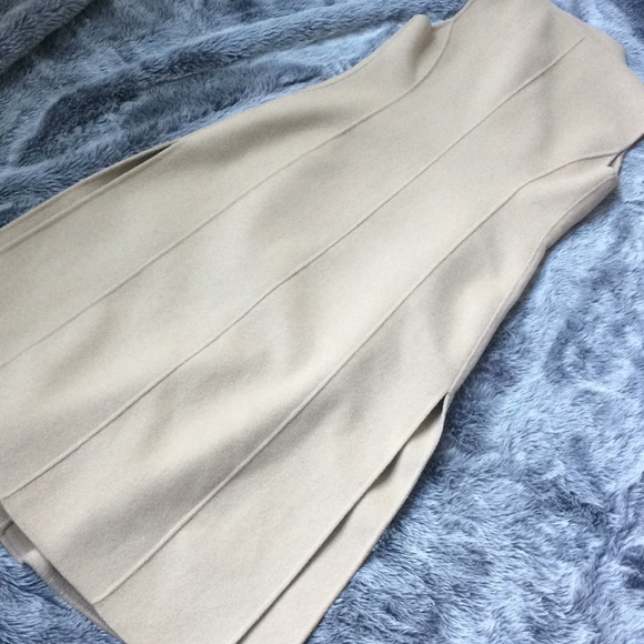 ✨SOLD✨ BCBG London Long Vest - Picture 5 of 7